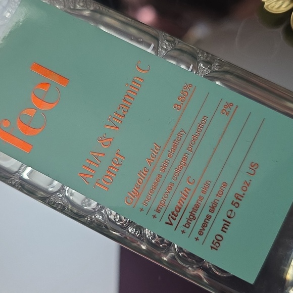Feel AHA & Vitamin C Toner. - Picture 2 of 4